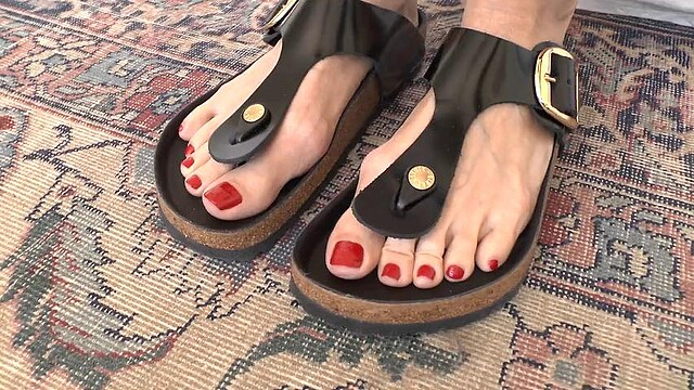 Black Flip-flop Toe Separator Sandals and Leather Foot Pads