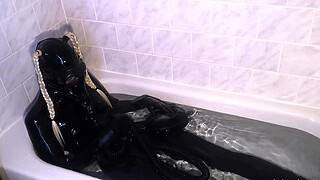 Amateur wild chick solo masturbation