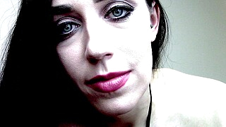 Brunette Solo Webcam Masturbation