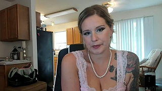 Hottyhousewife18 Free live porn at CharmCams