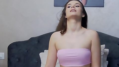 Darkhaired Babe chat room No-fee live show