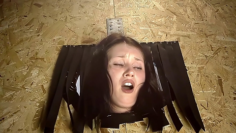 Gorgeous Teenage Spreads her Legs