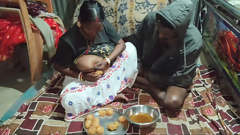 Indian desi wife Ne pyar Se pani puri khilaya