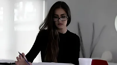 FamilyStrokes - Sofia Reyez